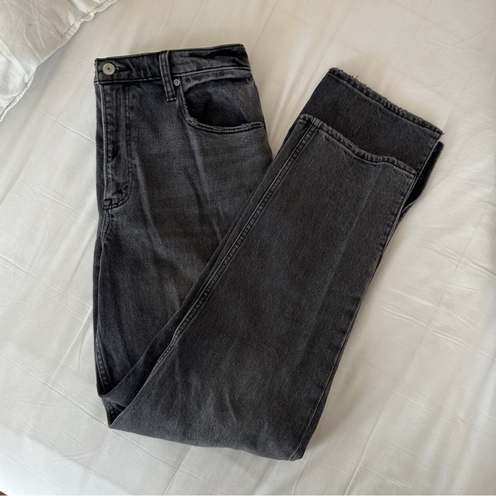Abercrombie Ultra High Rise 90s Straight Jeans with Split Hem